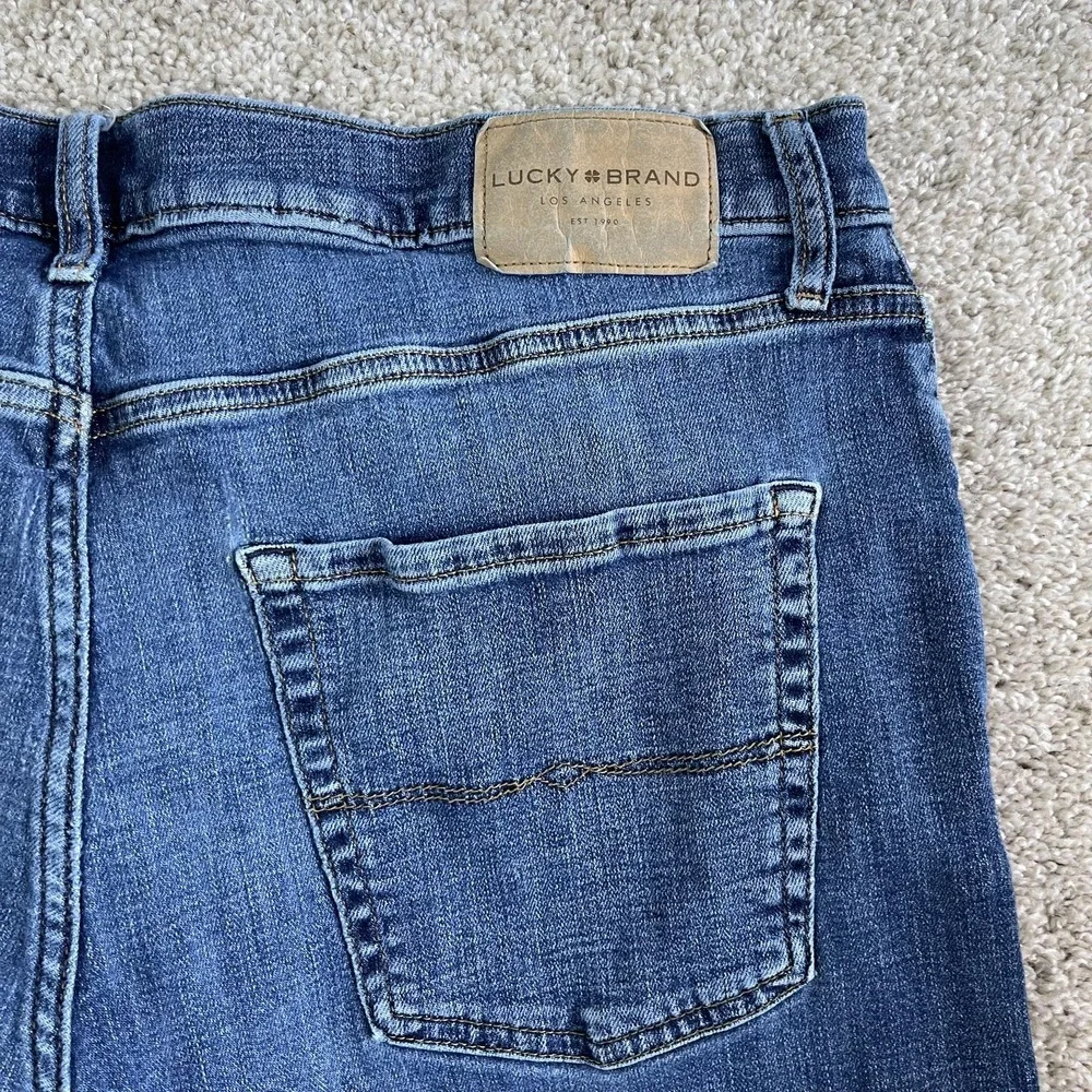 Lucky Brand 410 Athletic Slim Jeans Mens 36x32 Medium Wash Blue Denim Tapered